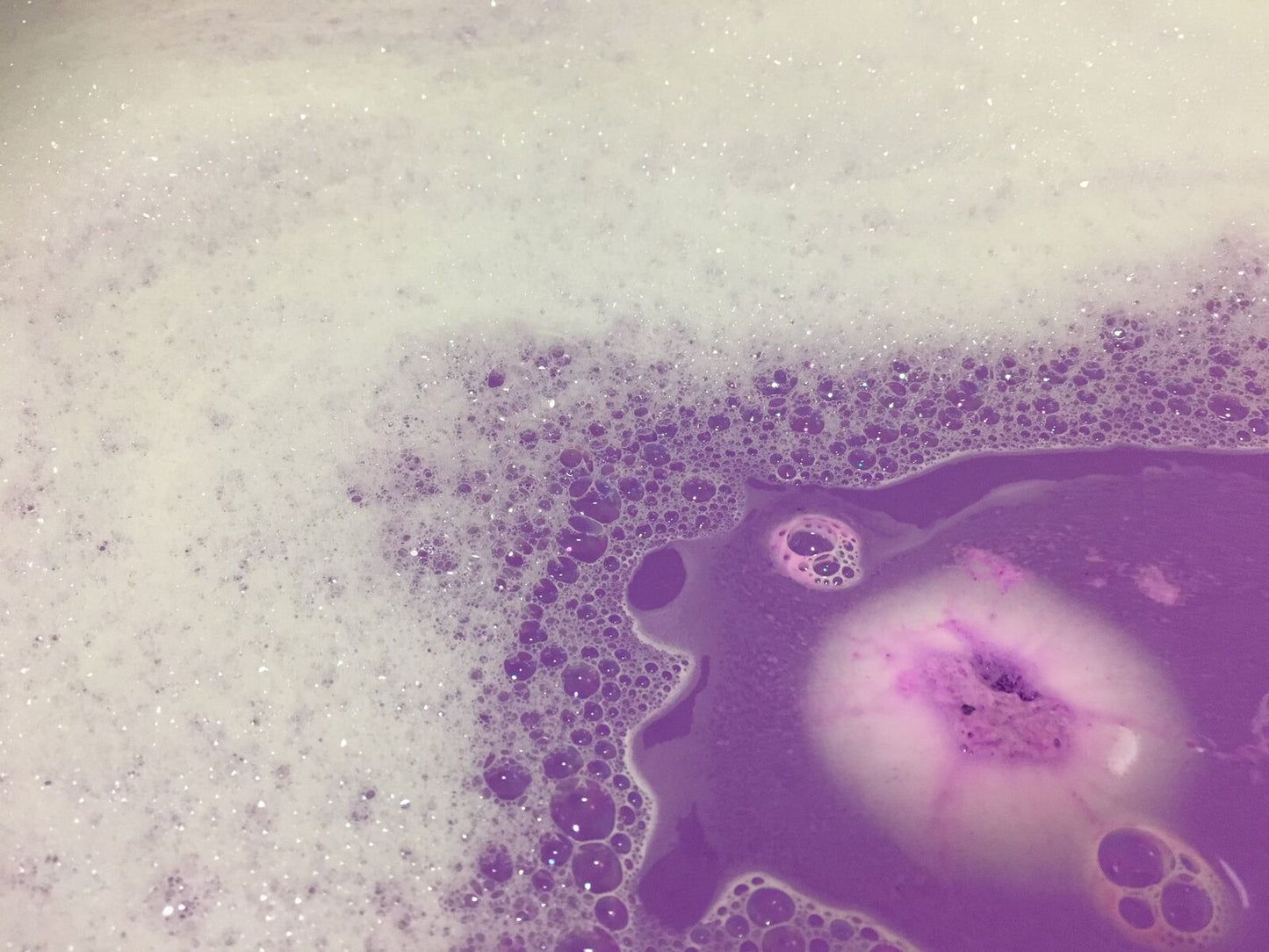 Love Spell - Bubble Bath Bomb (150g)